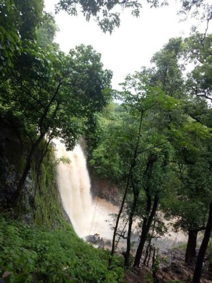 Vihigaon Waterfalls-3